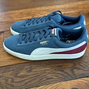 NWOB Puma Men's Suede Sneakers